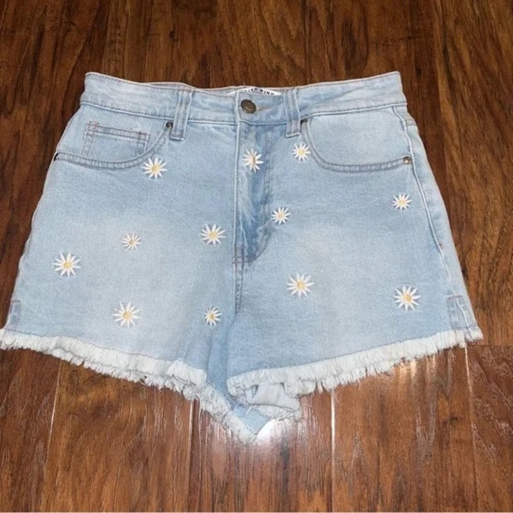 Embroidered Daisy Denim Shorts